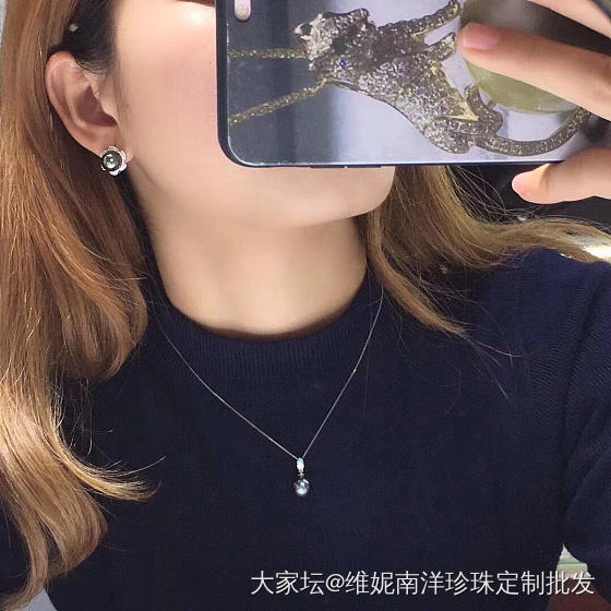大溪地黑珍珠耳坠 9-10mm 正圆 几乎无暇
18k金锆石  奢华款。高端大气..._珍珠