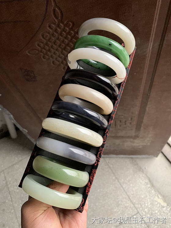 和田玉之有色玉种_手镯和田玉