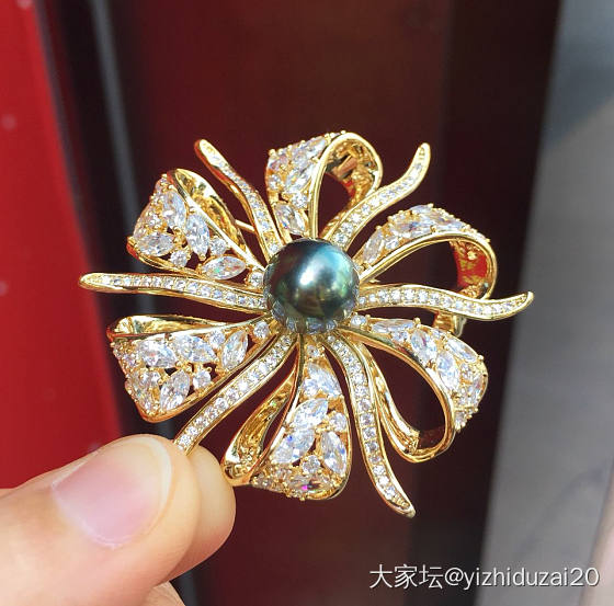 好得意_珍珠胸饰