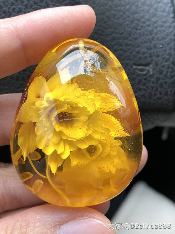 大师阴雕作业_琥珀挂件