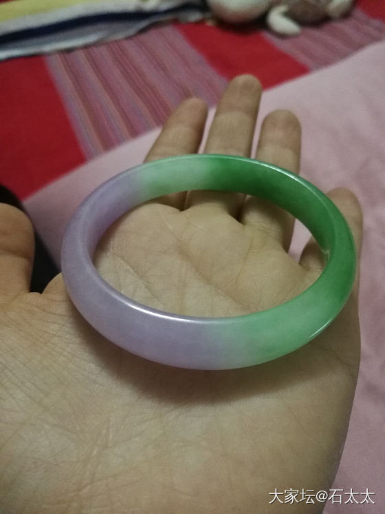 收书柜收出十二年前读高中时候花50元买的小镯子😂😂😂_翡翠