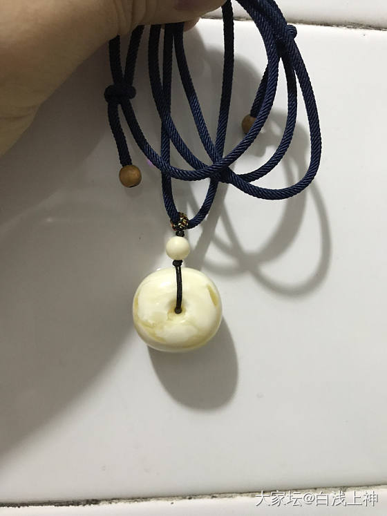小白到了，啦啦啦啦啦啦啦啦啦啦啦_平安扣琥珀蜜蜡