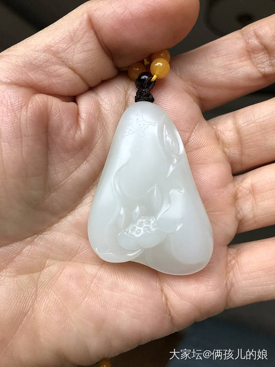 纠结中_挂件和田玉