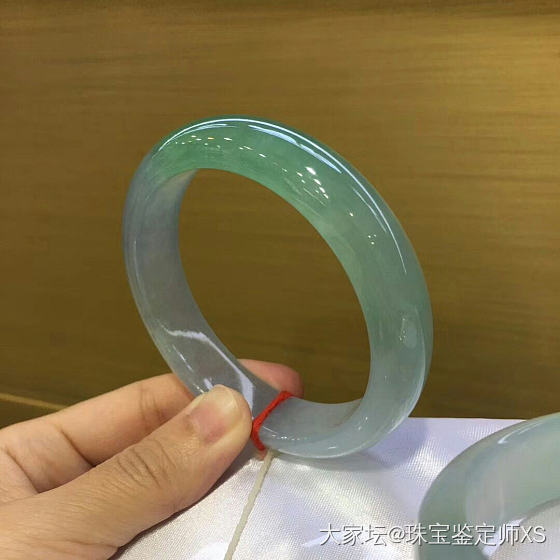 大家来看看如何，估个价呗_翡翠