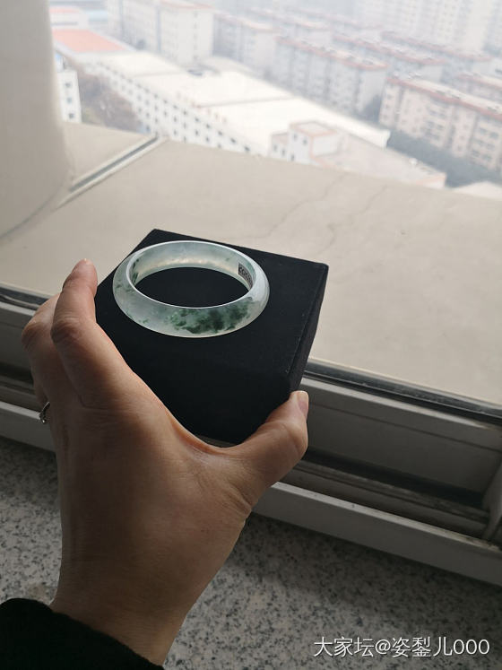 这个镯子漂亮吗？_翡翠