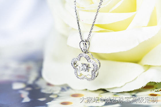 18K金钻石灵动系列吊坠，主钻：0.04ct，配石：0.12ct，特价：1788..._项链钻石