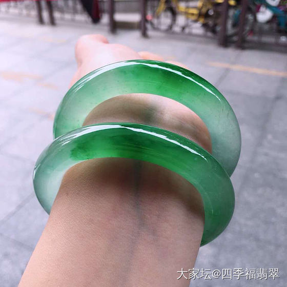 稀饭绿的还是白的_翡翠
