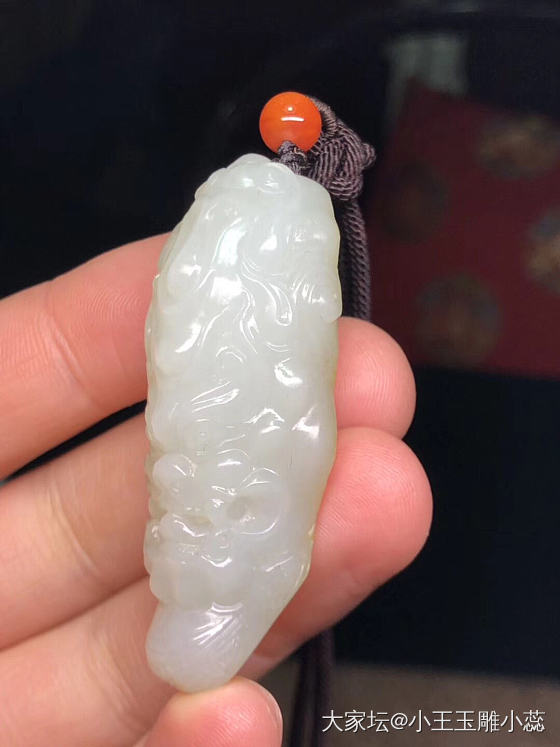 新疆和田玉籽料，洒金皮高青白籽兽面，精雕细琢，满皮细腻，油性一流，37克！_挂件和田玉