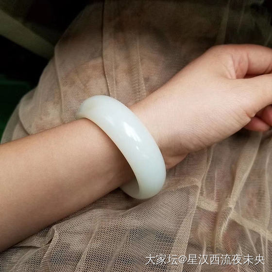 这种感觉可好？_手镯和田玉