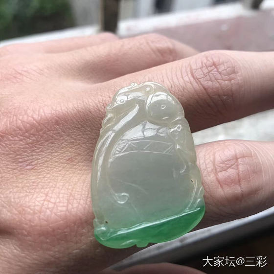 这个雕工是不是很差？_挂件翡翠