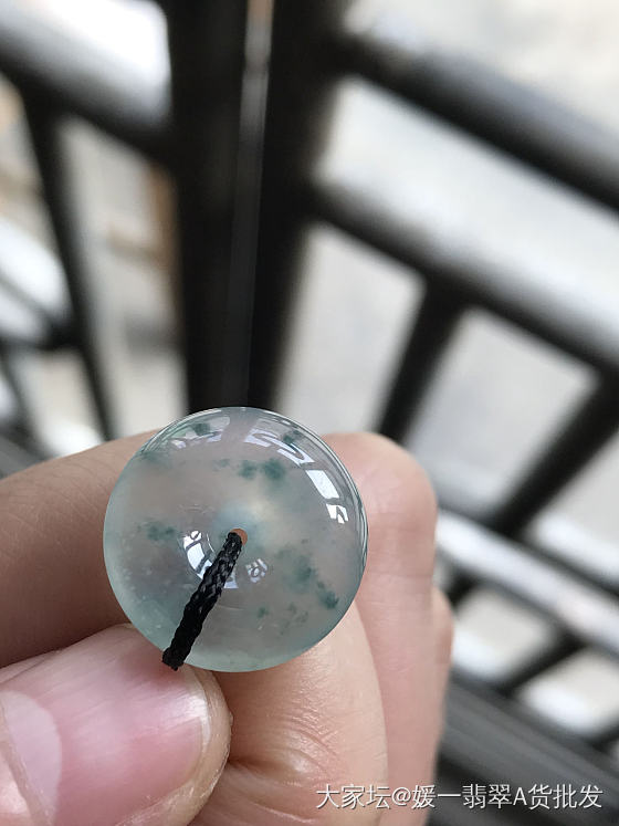 高冰飘逸蓝彩花，干净晶莹剔透_平安扣翡翠