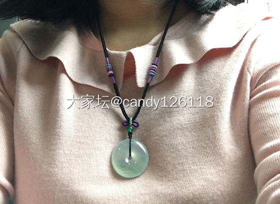 实在太无聊了，坐等下班放假，来个上身照吧。_平安扣翡翠