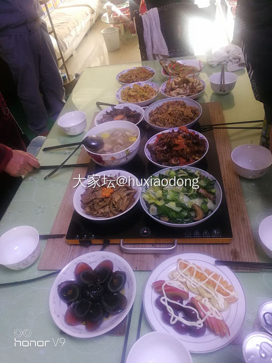 今年年夜饭，半天齐活，半小时吃完。_美食