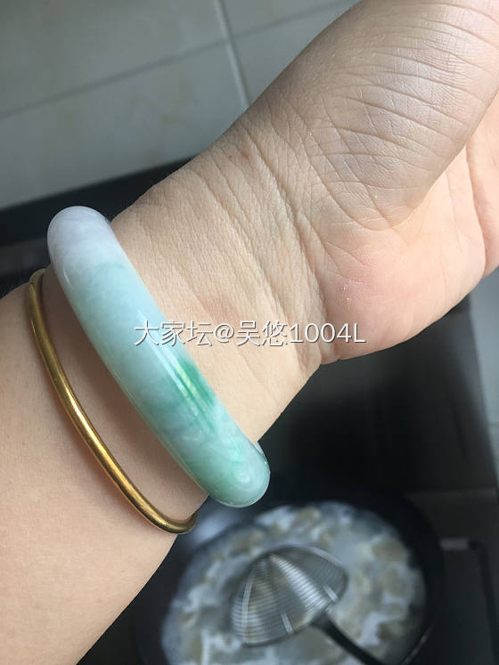 重新发下 大家帮看看 值吗_手镯翡翠