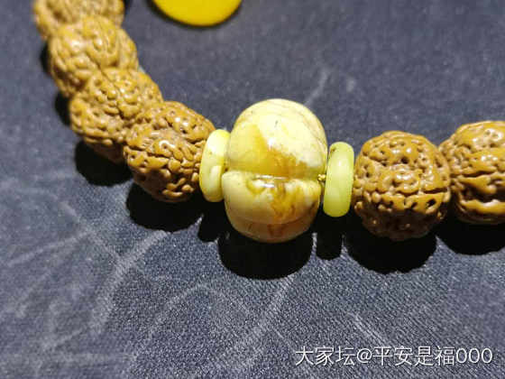 各位大神给看看这个南瓜珠算不算老？_珠串琥珀蜜蜡