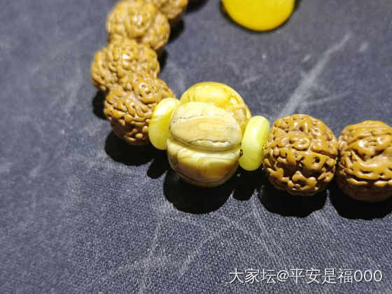 各位大神给看看这个南瓜珠算不算老？_珠串琥珀蜜蜡