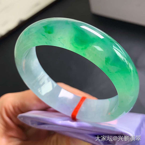 翡翠手镯_手镯翡翠