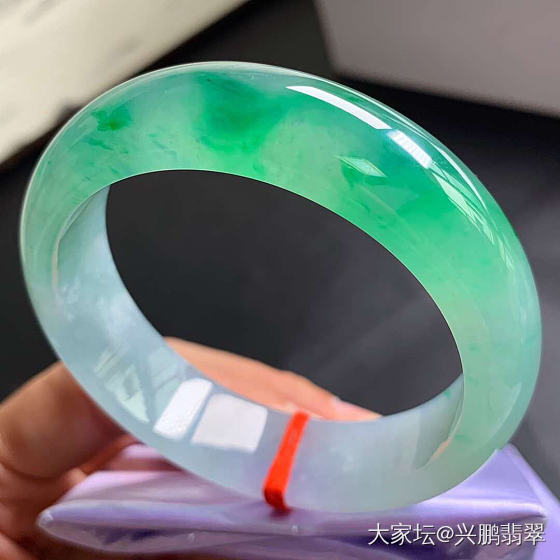翡翠手镯_手镯翡翠