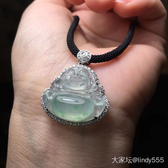 高性价比的一款
大钻镶嵌，😍_挂件翡翠