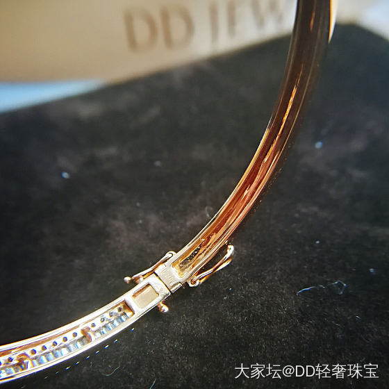 一个超级bling bling的钻石手镯_手镯钻石