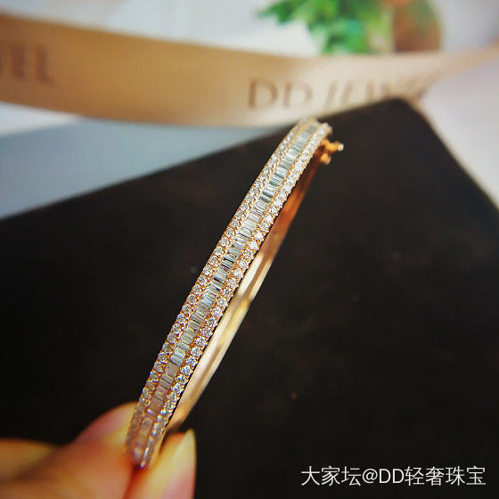 一个超级bling bling的钻石手镯_手镯钻石