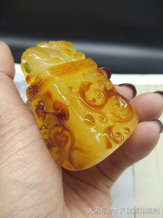 刚雕刻好，仿古龙凤佩……俏皮的感觉如来？_雕刻琥珀蜜蜡