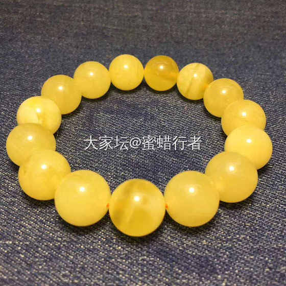 新入蜜蜡单圈，请诸位大神帮忙看看成色如何价值多少？谢谢🙏_珠串蜜蜡