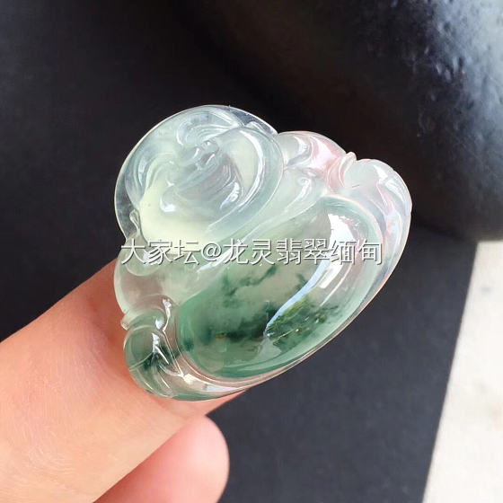深邃晶莹，含蓄神秘，翡翠传承中国人的美好！_翡翠