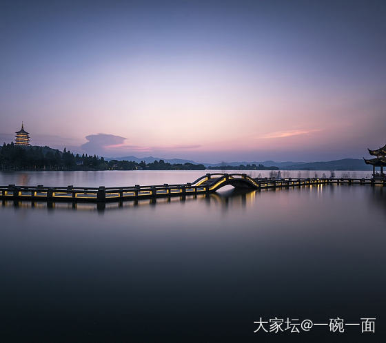 深呼吸，保持平静。