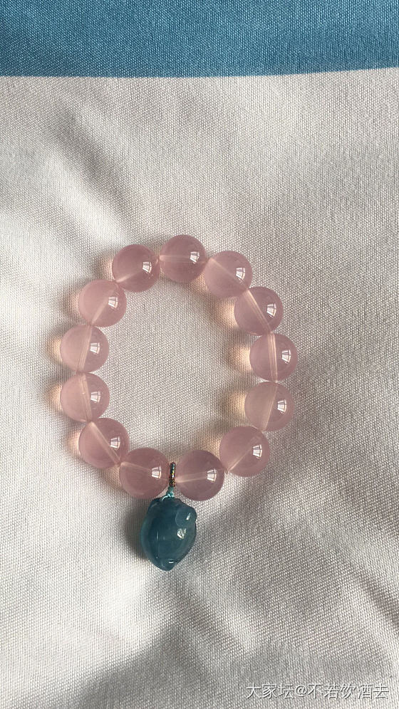 小红书上宁静戴的超大粉晶好美_粉晶