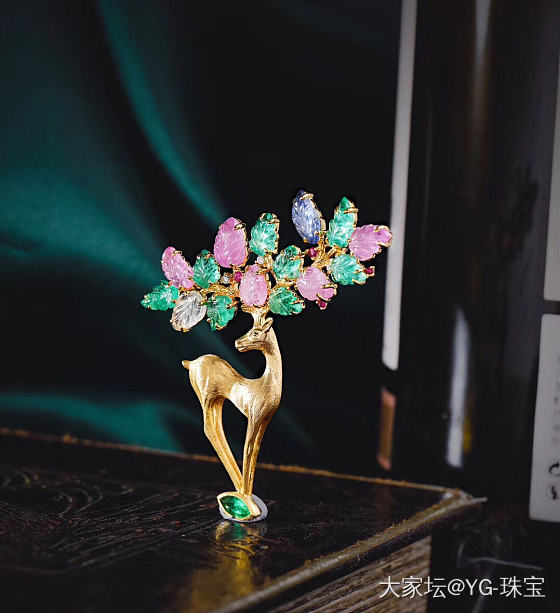 梅花鹿🦌_设计胸饰