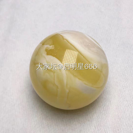 顶级的瓷白蜜蜡珠子，但是在我眼里却是“一文不值”，因为......._琥珀蜜蜡