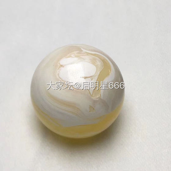 顶级的瓷白蜜蜡珠子，但是在我眼里却是“一文不值”，因为......._琥珀蜜蜡