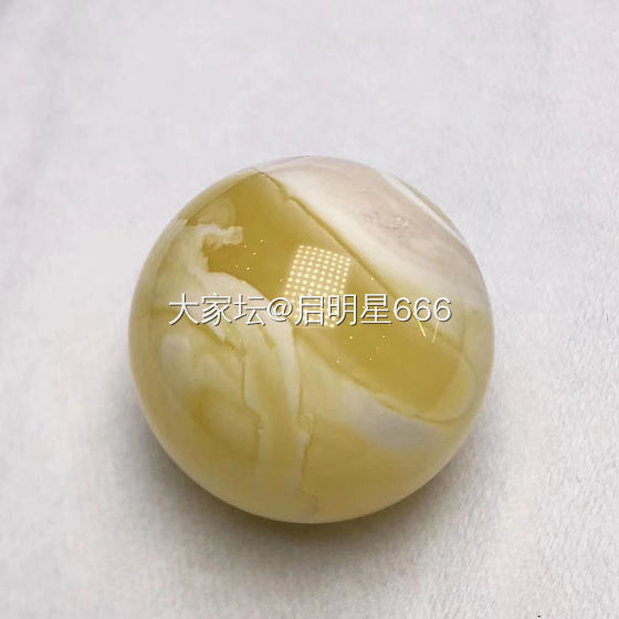 顶级的瓷白蜜蜡珠子，但是在我眼里却是“一文不值”，因为......._琥珀蜜蜡