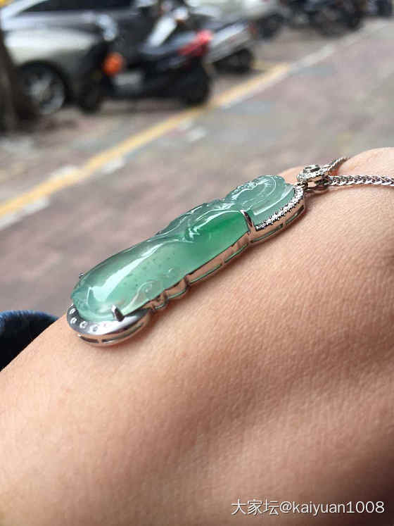 珠宝，婚姻中的润滑剂_吊坠翡翠彩钻