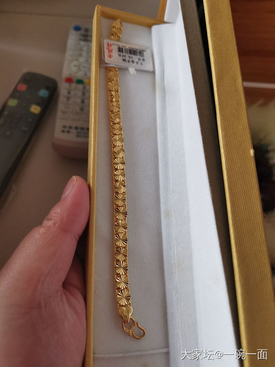 女王节日快乐。_手链金