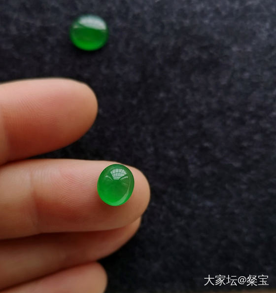 色差一分，价差十分_蛋面翡翠