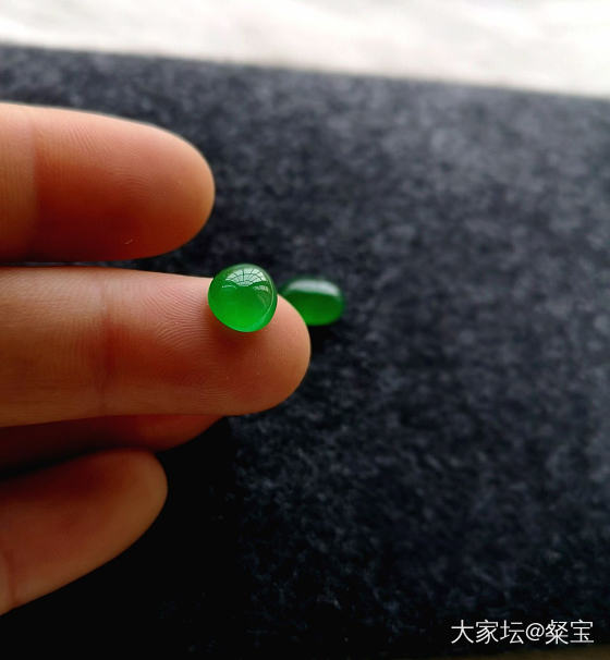 色差一分，价差十分_蛋面翡翠