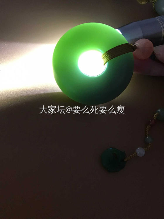 新疆和田玉 碧玉 3500能入手吗_碧玉挂件和田玉