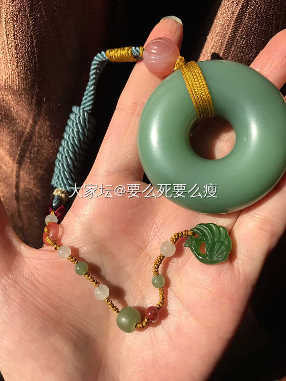 新疆和田玉 碧玉 3500能入手吗_碧玉挂件和田玉