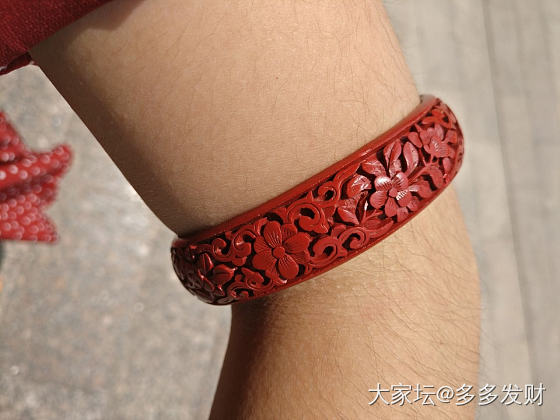 创汇期的雕漆 铜胎剔彩小花瓶_漆器