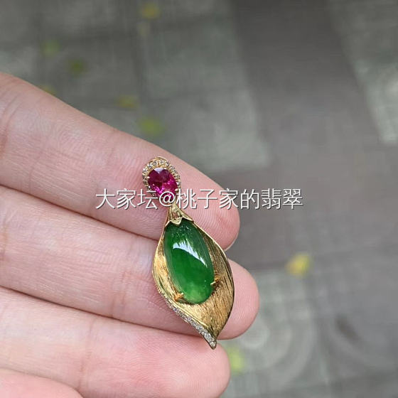 18k金镶嵌满色吊坠_吊坠翡翠
