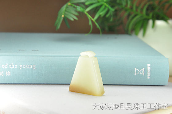 今天这蒂芙尼蓝满足了我的少女心，如果每个人都是一种色彩，你希望自己是什么颜色呢？_和田玉