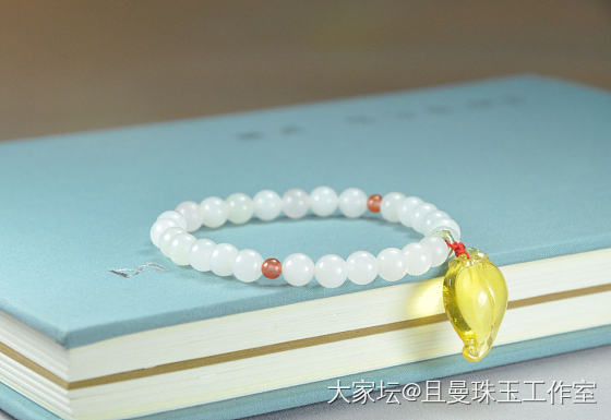 今天这蒂芙尼蓝满足了我的少女心，如果每个人都是一种色彩，你希望自己是什么颜色呢？_和田玉