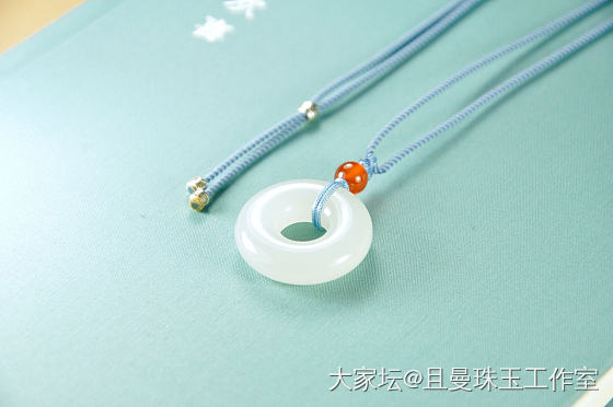 今天这蒂芙尼蓝满足了我的少女心，如果每个人都是一种色彩，你希望自己是什么颜色呢？_和田玉