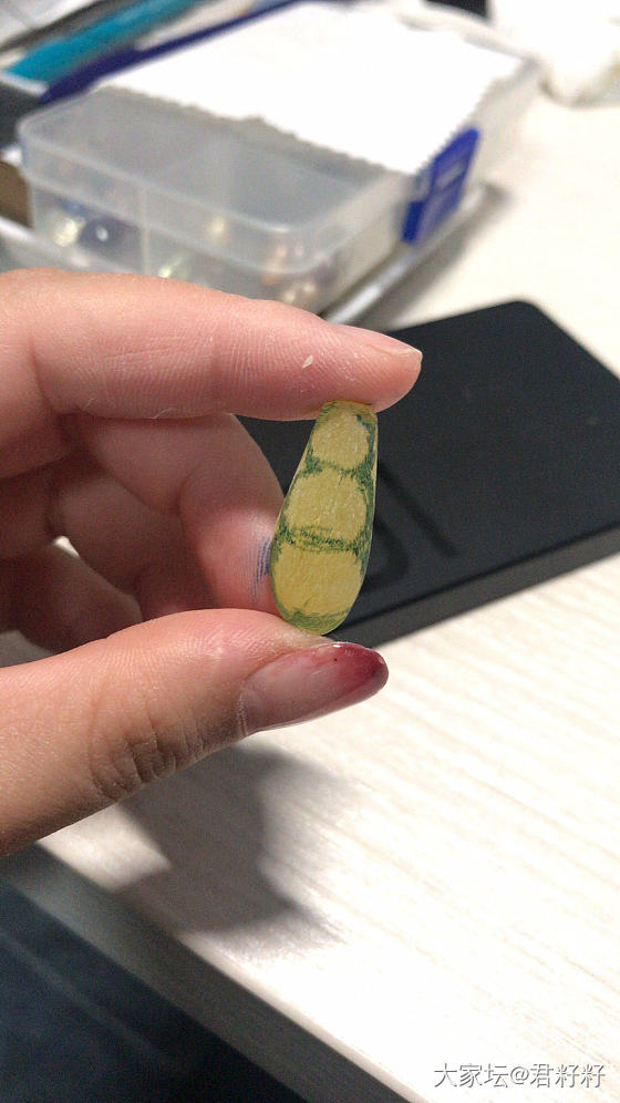 开始了我第一次尝试雕刻_琥珀蜜蜡雕刻