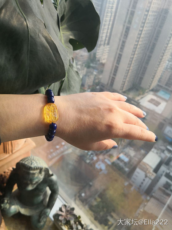 今天的手链和指甲很搭哈哈_手链青金石
