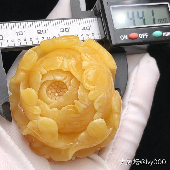 38.69克！黄白花蜡牡丹花！蜡质超级无敌饱满！花纹清晰美丽！无杂裂！_琥珀蜜蜡