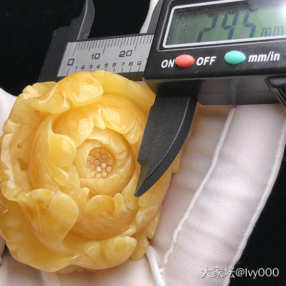 38.69克！黄白花蜡牡丹花！蜡质超级无敌饱满！花纹清晰美丽！无杂裂！_琥珀蜜蜡