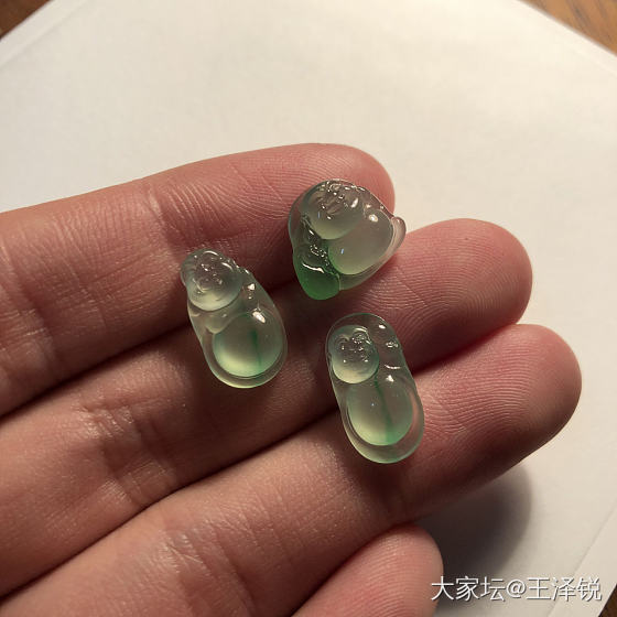 翡翠飘色小佛_花件翡翠